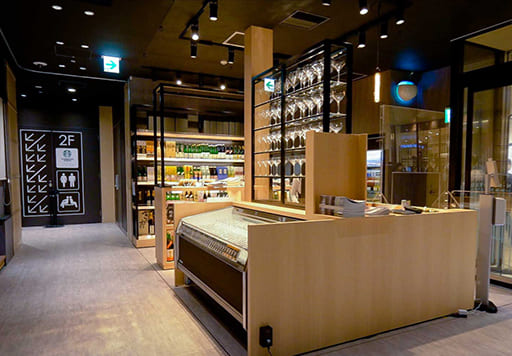 日本酒プレミアムラウンジ ⼀献⾵⽉ by PERIE CHIBA