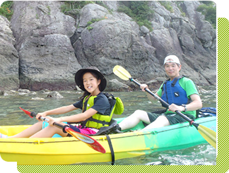 崖の間をカヤックで冒険！