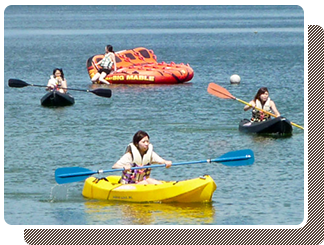 プライベートビーチで、ゆったりカヤック体験