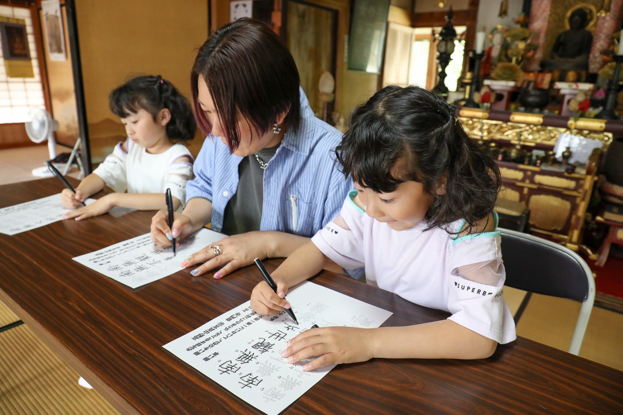 お寺で写経体験